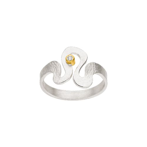 Der Ring mit Brillant 0.03ct (57) besticht durch seinen eleganten und funkelnden Brillanten. Er ist ein zeitloses Schmuckst&uuml;ck, das zu jedem Anlass passt. Tragen Sie ihn als Highlight zu besonderen Anl&auml;ssen oder als edles Accessoire im Alltag. Ein Must-Have f&uuml;r jede Schmucksammlung.
