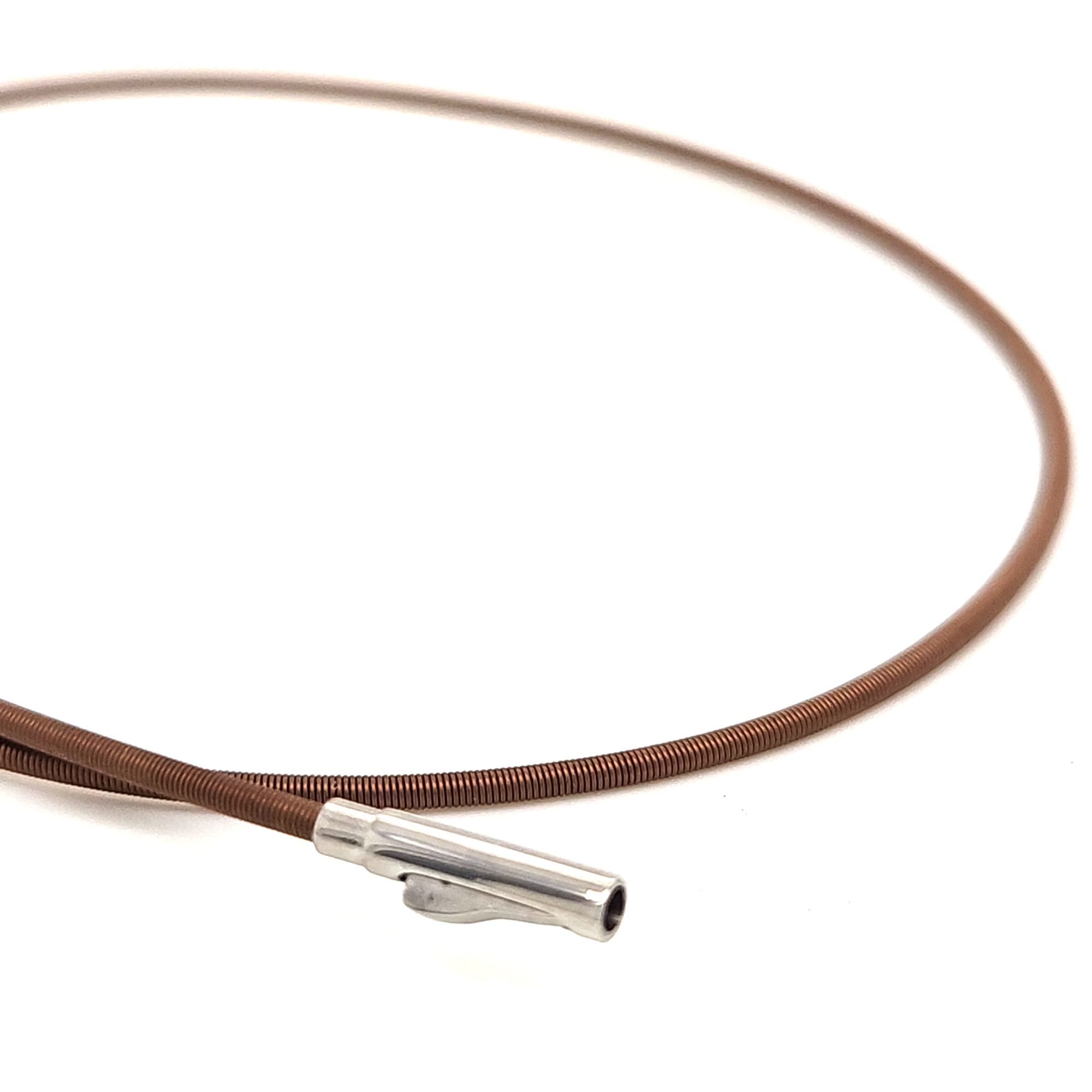Das Produkt Edelstahlspirale braun 42 cm, Modellnummer EB42, ist ein elegantes Schmuckst&uuml;ck der Kategorie JEWEL, speziell ein HALSKETTE mit einer Gr&ouml;&szlig;e von 420 mm. Am besten tragen Sie diese stilvolle Halskette zu schlichten Outfits, um ein dezentes, aber zugleich modernes Statement zu setzen. Perfekt f&uuml;r besondere Anl&auml;sse oder den t&auml;glichen Gebrauch.