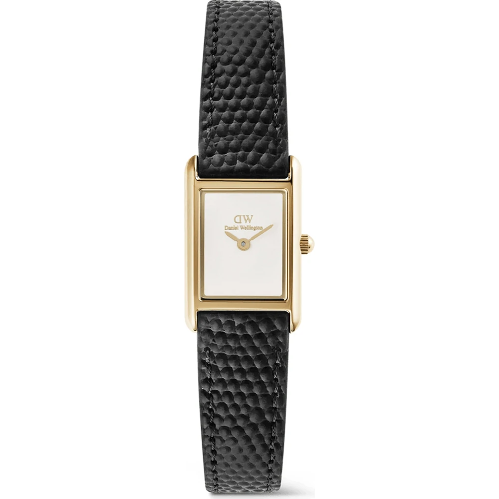 De Daniel Wellington Horloge Bound Mini Lizzard Gold (modelnummer DW00100903) heeft een goudkleurige roestvrijstalen kast, witte wijzerplaat, zwarte leren band en een quartz uurwerk. Met een waterdichtheid van 3 ATM is het ideaal voor dagelijks gebruik. Draag deze elegante en nikkelvrije analoge polshorloge bij zowel formele als casual outfits om een verfijnde look te cre&euml;ren.
