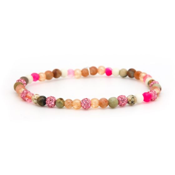 Alle kristallen kralen en natuurstenen kralen zijn 4MM. De lengte van de armband is 18CM. Het is een perfecte armband om te mixen en matchen met onze andere armbanden!