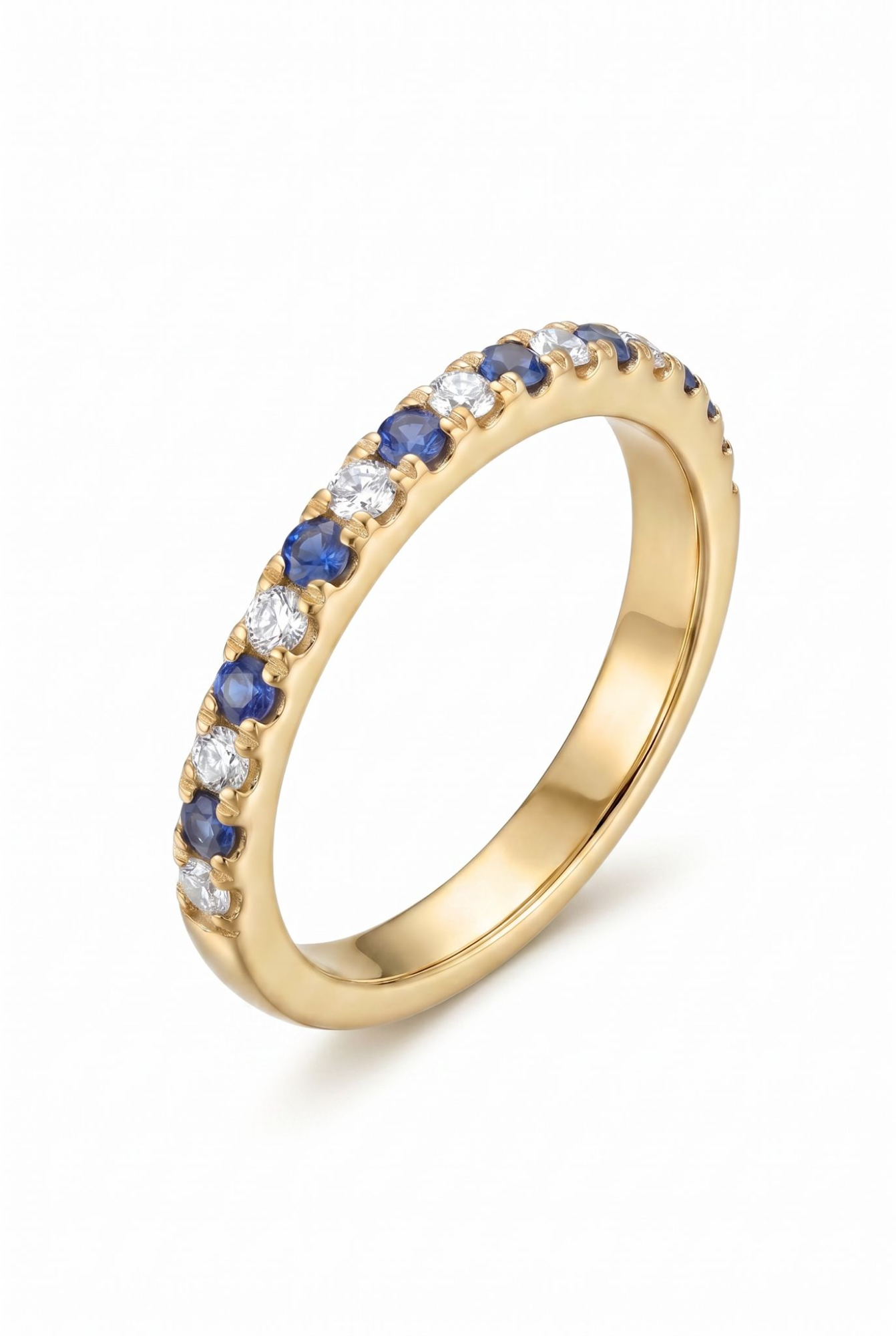 14 Karaats geelgouden ring met diamant van totaal 0,105 caraat.