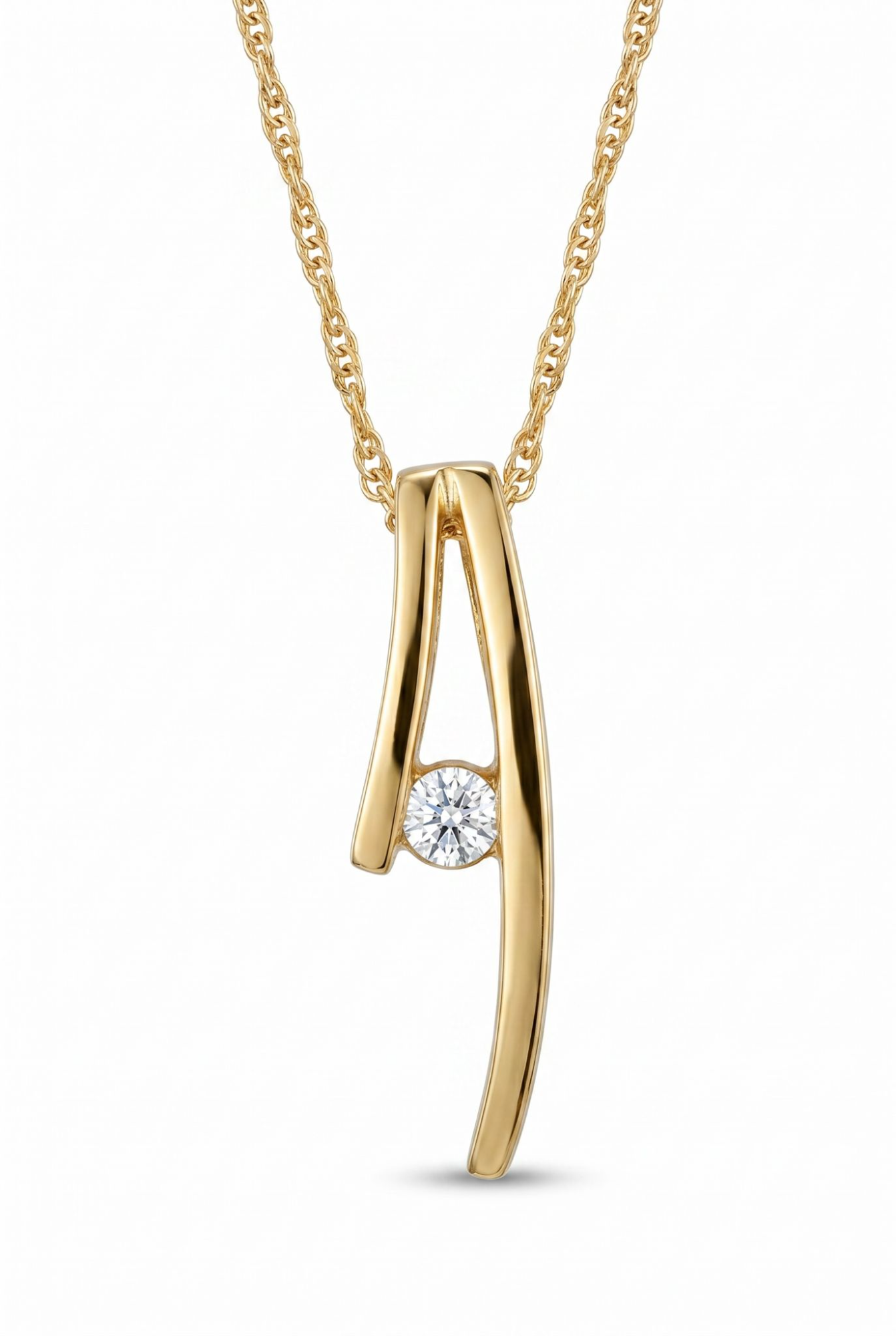 14 karaats gouden hanger met diamant van totaal 0,07 Caraat.