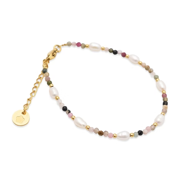 Das Blumenkind Armband vergoldet, Modellnummer BGB47GO, ist ein elegantes Schmuckst&uuml;ck aus einer nicht n&auml;her definierten Marke. Es bietet eine bunte Vergoldung, die jedem Outfit einen besonderen Akzent verleiht. Tragen Sie es allein oder kombinieren Sie es mit anderen Armb&auml;ndern f&uuml;r einen stilvollen Layering-Look. Dieses Armband ist perfekt f&uuml;r das t&auml;gliche Styling oder besondere Anl&auml;sse.