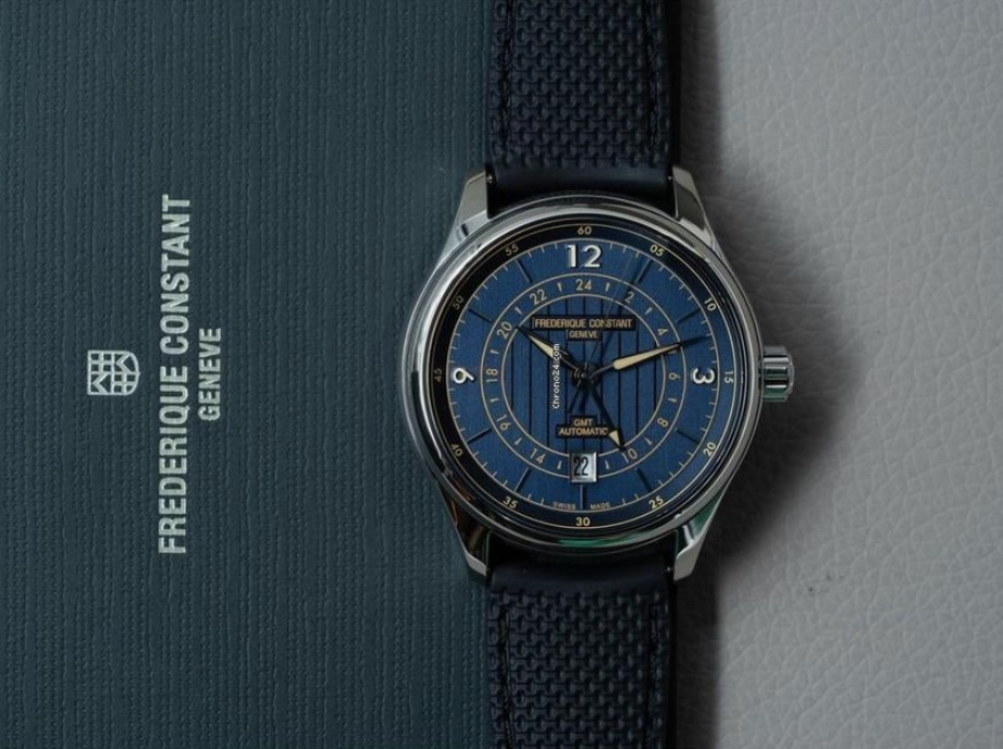 Maak kennis met het FREDERIQUE CONSTANT FC-350RN5B6 Runabout Automatic horloge, een toonbeeld van verfijning en vakmanschap. Dit uurwerk, met een zorgvuldig vervaardigde stalen kast en een betoverende blauwe wijzerplaat, straalt tijdloze elegantie uit. Het automatische uurwerk garandeert precisie en betrouwbaarheid, terwijl de zwarte rubberen band comfort en stijl combineert. Met saffierglas ter bescherming van de wijzerplaat en een waterdichtheid van 5 ATM, combineert dit horloge naadloos luxe met functionaliteit. 