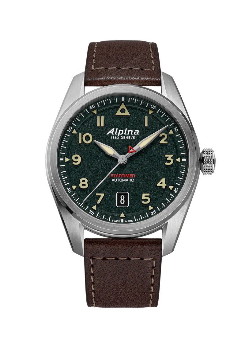 De Alpina Startimer Pilot Automatic is een robuust Zwitsers pilotenhorloge met een 40 mm stalen kast, groene wijzerplaat en bruine lederen band. Het automatische AL-525 uurwerk biedt een indrukwekkende gangreserve van 68 uur, terwijl saffierglas en 100 meter waterdichtheid zorgen voor duurzaamheid en dagelijks comfort.
