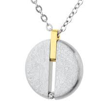 Der Anh&auml;nger Edelstahl gekratzt/matt Brillant, Modellnummer AN1086, ist ein stilvoller Schmuckanh&auml;nger aus Edelstahl mit geb&uuml;rsteter und matter Oberfl&auml;che. Als eleganter Akzent passt er perfekt zu einer schlichten Silberkette oder einem Lederband. Ideal f&uuml;r den t&auml;glichen Gebrauch oder besondere Anl&auml;sse, erg&auml;nzt er jedes Outfit mit einem modernen Touch.