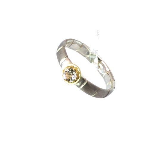 Der Ring Knick-Chic in Silber mit Fass.Au 750 WG und einem 4mm Topas verbindet Eleganz und Stil. Kategorie: Schmuck, Typ: Ring, Gr&ouml;&szlig;e: 54. Perfekt f&uuml;r besondere Anl&auml;sse oder um Alltagsoutfits aufzuwerten. Ideal, um mit anderen Schmuckst&uuml;cken kombiniert zu werden, um einen individuellen Look zu kreieren. Tragen Sie ihn allein f&uuml;r eine subtile Eleganz.