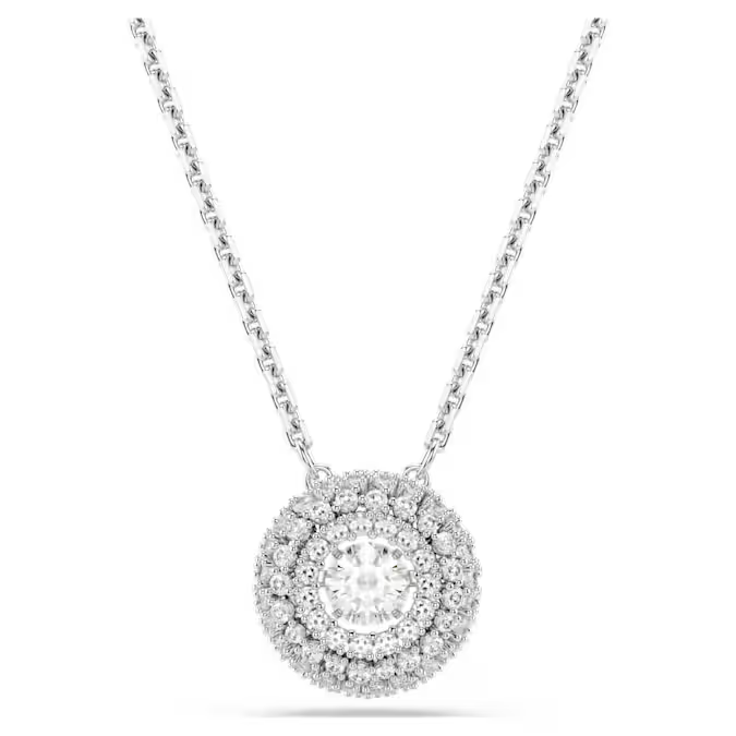 Beschrijving
Deze Sublima-hanger laat Swarovski&rsquo;s meesterschap van licht prachtig zien en is ontworpen met een schitterende dancing stone in het midden. Versterk de klassieke elegantie door hem te combineren met de bijpassende oorbellen. De Sublima-sieraden zijn ge&iuml;nspireerd door de eb en vloed van de natuur en zorgen voor een magisch effect dat in elk product tot leven komt door organische vormen en beeldschone precisieslijpvormen.

Artikelnr.: 5738246
Collectie:  Sublima
Lengte (minimum - maximum): 38 - 45 cm
Formaat motief: 1.4 x 1.4 cm
Materiaal:  Rodium-verguld, Cubic zirconia
Kleur:  Wit
Type sluiting:  Karabijn