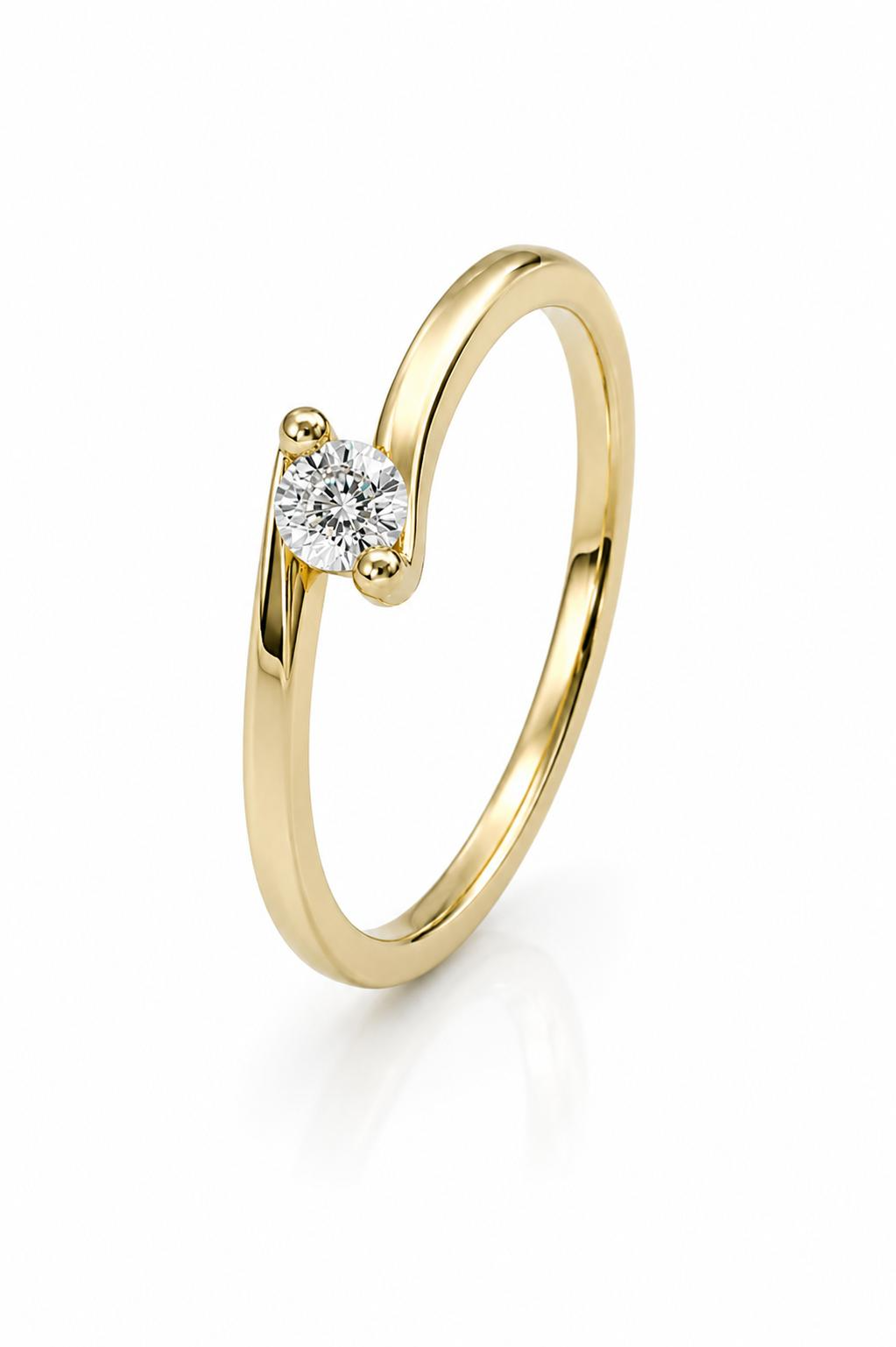 De Slagring met briljant 0.18CT H-SI en 14kt goud, model GGA7577 14KT, is een verfijnde 14-karaats gouden verlovingsring, maat 54. De briljant heeft een totaal karaatgewicht van 0,18. Draag deze elegante ring tijdens een verloving of speciale gelegenheden voor een vleugje luxe. Perfect voor elke gouden sieradenliefhebber.