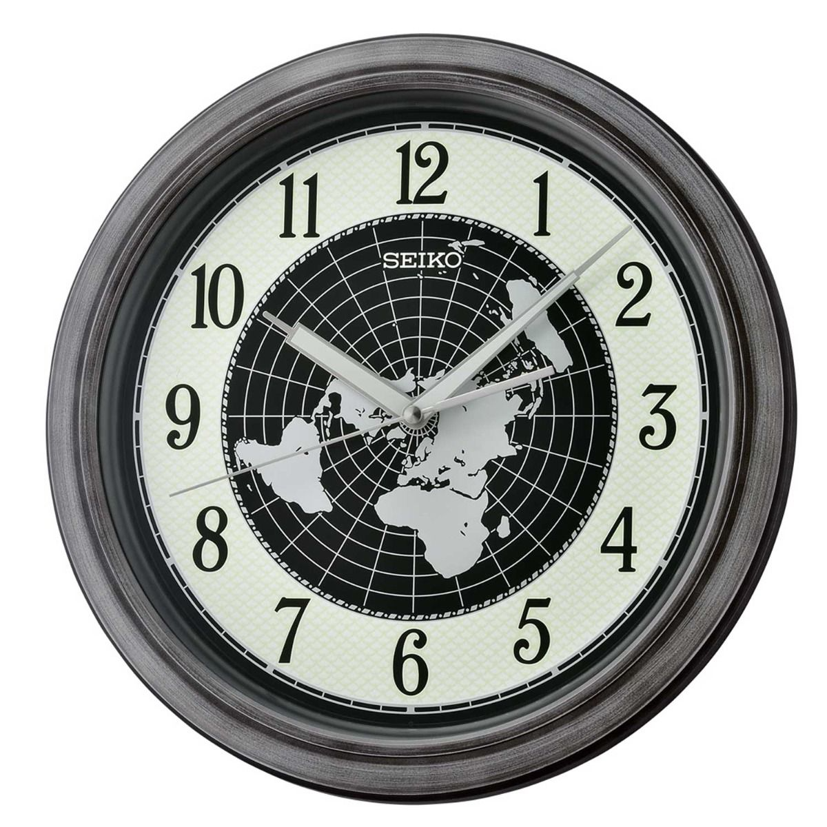 Seiko wandklok met geruisloze secondewijzer en lichtgevende wijzerplaat.
Inclusief batterij. 32 x 4,2 cm