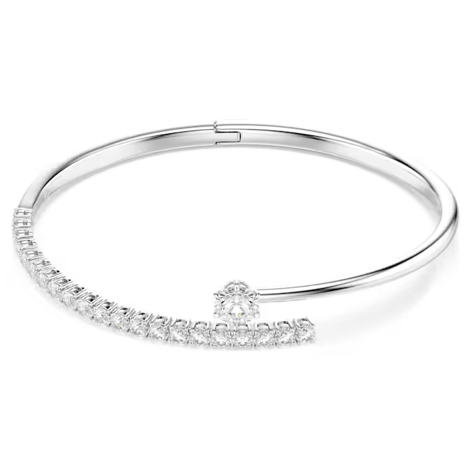 In deze open armband gaat klassieke klasse gepaard met moderne expressie. Dankzij het strakke metaal en de precisiegezette Swarovski Zirkonia schittert dit sieraad de hele dag door. Ge&iuml;nspireerd door de organische perfectie van de helix, is Matrix een verfijnd en elegant DNA-ontwerp dat een onverwachte vloeiendheid laat zien dankzij de grenzeloze savoir-faire van Swarovski.