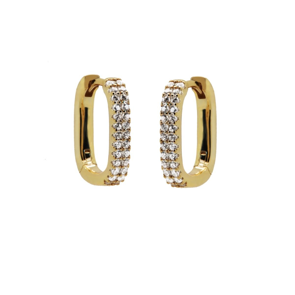 De Karma Hinged Hoops Zirconia DIANA Goldplated, modelnummer KAR-H363GP, zijn elegante creolen met schitterende zirkonia-steentjes, ideaal voor elke gelegenheid. Deze goudgeplateerde oorbellen tillen elke outfit naar een hoger niveau. Draag ze met je haar omhoog om de glinsterende details extra te laten opvallen. Perfect voor zowel alledaagse als formele gelegenheden.