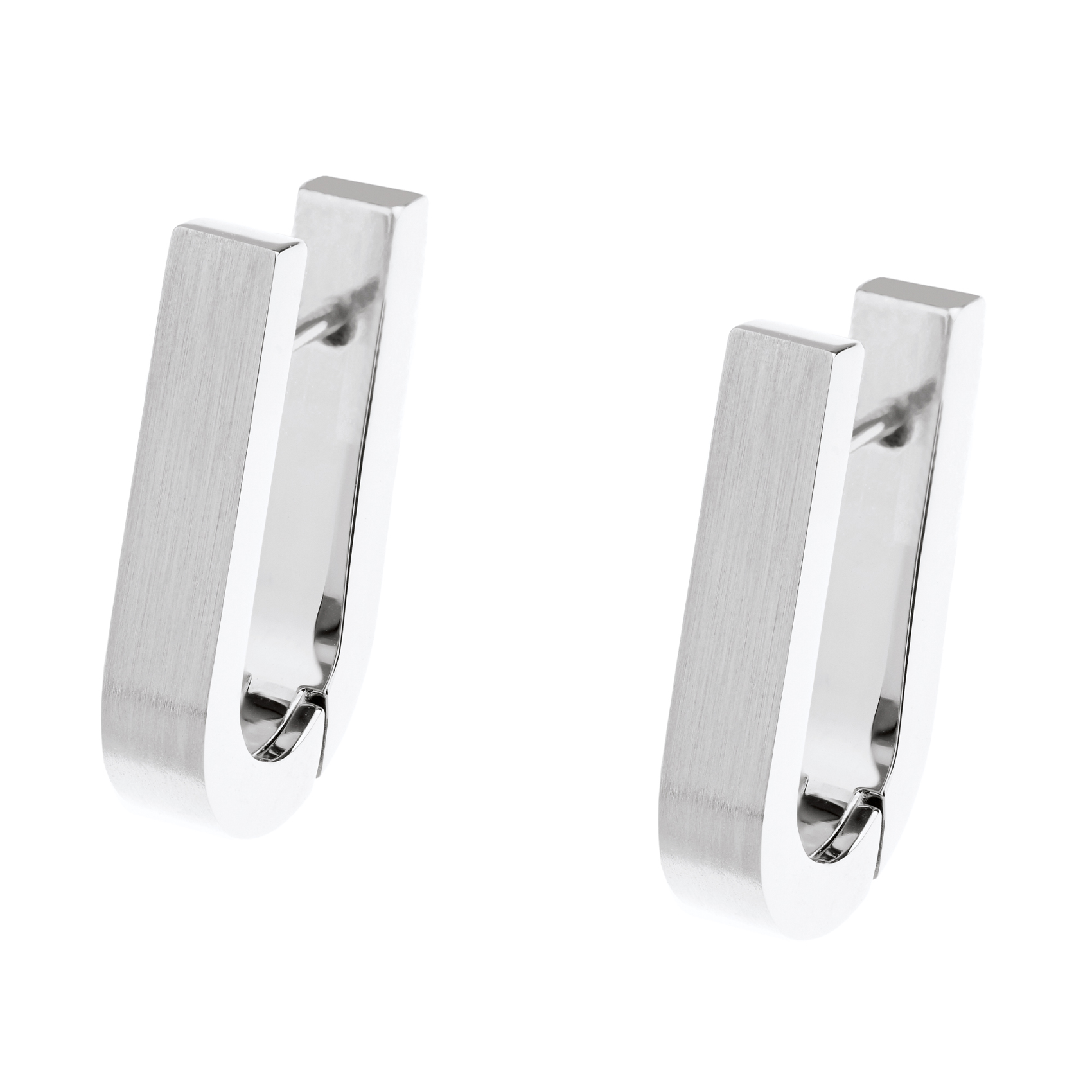 Creole Edelstahl poliert 3x17 mit der Modellnummer E763 ist ein eleganter Ohrring aus Edelstahl. Diese Creolen sind perfekt f&uuml;r jeden Anlass und kombinieren stilvollen Glanz mit zeitloser Eleganz. Tragen Sie sie alleine f&uuml;r ein minimalistisches Statement oder in Kombination mit anderen Ohrringen f&uuml;r einen trendigen Layering-Look. Ideal f&uuml;r den t&auml;glichen Gebrauch oder besondere Anl&auml;sse.
