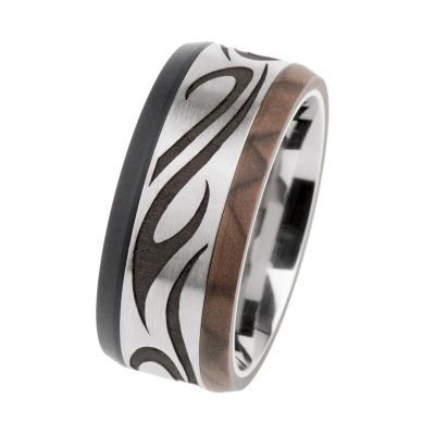 Der Ring R413 aus Edelstahl in matt Seidenoptik kombiniert mit schwarz/braunem Holz ist ein zeitloses Schmuckst&uuml;ck. Mit seiner Gr&ouml;&szlig;e 64 eignet er sich ideal f&uuml;r den t&auml;glichen Gebrauch und besondere Anl&auml;sse. Am besten wird er am Ringfinger getragen, um seine elegante Optik zur Geltung zu bringen. Perfekt f&uuml;r den stilbewussten Mann oder Frau.
