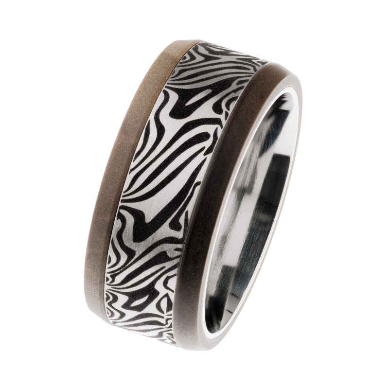 Der Ring R424.66 besticht durch seine edle Kombination aus mattiertem Edelstahl und schwarzem/braunem Holz. Mit einer Gr&ouml;&szlig;e von 66 passt er perfekt zu jedem eleganten Anlass oder als t&auml;gliches Accessoire. Tragen Sie ihn am besten allein, um seine schlichte Eleganz zu betonen, oder kombinieren Sie ihn mit anderen Ringen f&uuml;r ein individuelles Styling.
