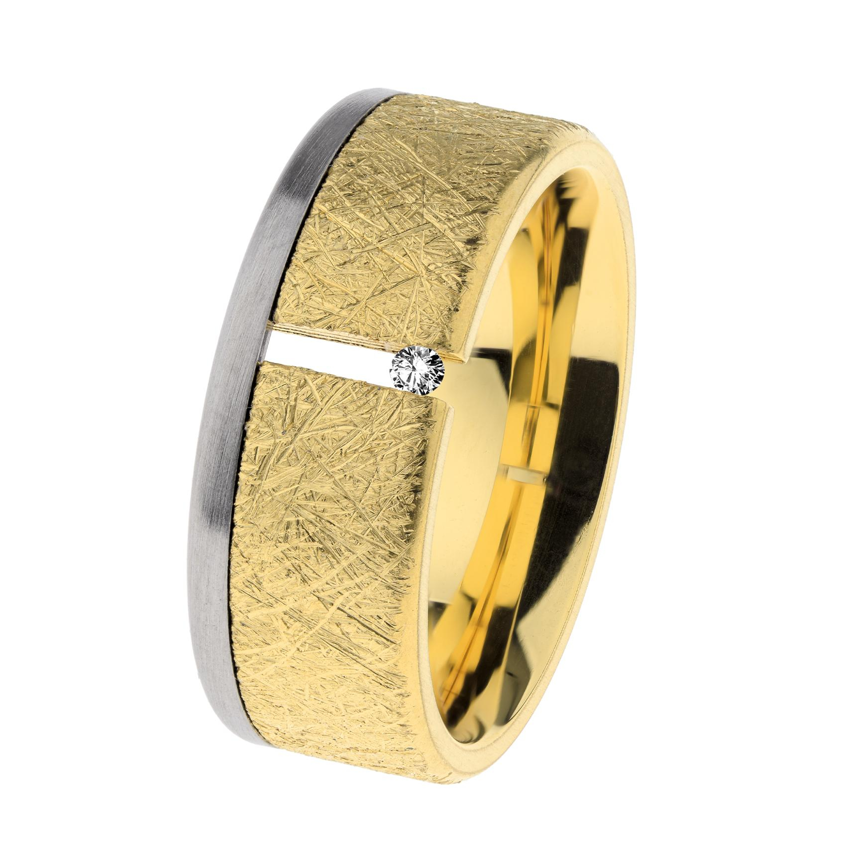 Der Ring aus Edelstahl in Gelb/Wei&szlig; mit matt gekratzter Oberfl&auml;che, Modellnummer R802.58, zeichnet sich durch einen Brillanten aus: 0,02 Karat, VS1 Reinheit und G Farbe (feines Wei&szlig;, Top Wesselton). Optimal zur Geltung kommt er am Ringfinger oder als zeitloses Accessoire zu eleganter Abendgarderobe. Perfekt f&uuml;r stilvolle Akzente im Alltag und zu besonderen Anl&auml;ssen.