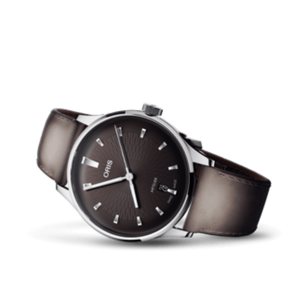 De Oris Artelier Date combineert een elegante dresswatch-uitstraling met moderne Zwitserse horlogetechniek. De zwarte wijzerplaat, verfijnde stalen kast van 38 mm en luxe leren band zorgen voor een tijdloze en stijlvolle uitstraling die perfect past bij zowel zakelijke als casual outfits. Dankzij het automatische uurwerk, saffierglas en de transparante achterzijde biedt dit horloge een perfecte balans tussen klassiek design en hedendaags vakmanschap. (41u gangreserve en quick-release systeem)