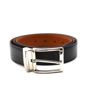 Luxe Leren Riem &ndash; Handgemaakt in Itali&euml;

Ontdek de perfecte combinatie van stijl, vakmanschap en duurzaamheid met deze hoogwaardige leren riem. Gemaakt van mooi, stevig leer uit Itali&euml;, staat deze riem garant voor jarenlang draagplezier. Het leer is met zorg geselecteerd en op ambachtelijke wijze verwerkt voor een luxe uitstraling en comfortabele pasvorm.

Kenmerken:

Premium Italiaans leer &ndash; soepel &eacute;n stevig

Met de hand gestikt langs de zijkanten voor extra detail en duurzaamheid

Verstelbaar naar iedere gewenste lengte &ndash; eenvoudig zelf in te korten

Tijdloos design dat past bij zowel zakelijke als casual outfits

Deze riem is ideaal voor wie op zoek is naar een duurzame, stijlvolle accessoire met een verhaal. Dankzij het aanpasbare ontwerp is hij geschikt voor elke taillemaat en blijft hij jarenlang in topvorm.

Waarom kiezen voor een leren riem uit Itali&euml;?

Italiaans leer staat wereldwijd bekend om zijn uitzonderlijke kwaliteit en afwerking. Elke riem wordt vervaardigd met oog voor detail en respect voor het materiaal. Een investering in een Italiaans leren riem is een keuze voor stijl, duurzaamheid en klasse.

Bestel nu en ervaar het verschil van ambachtelijk Italiaans vakmanschap.