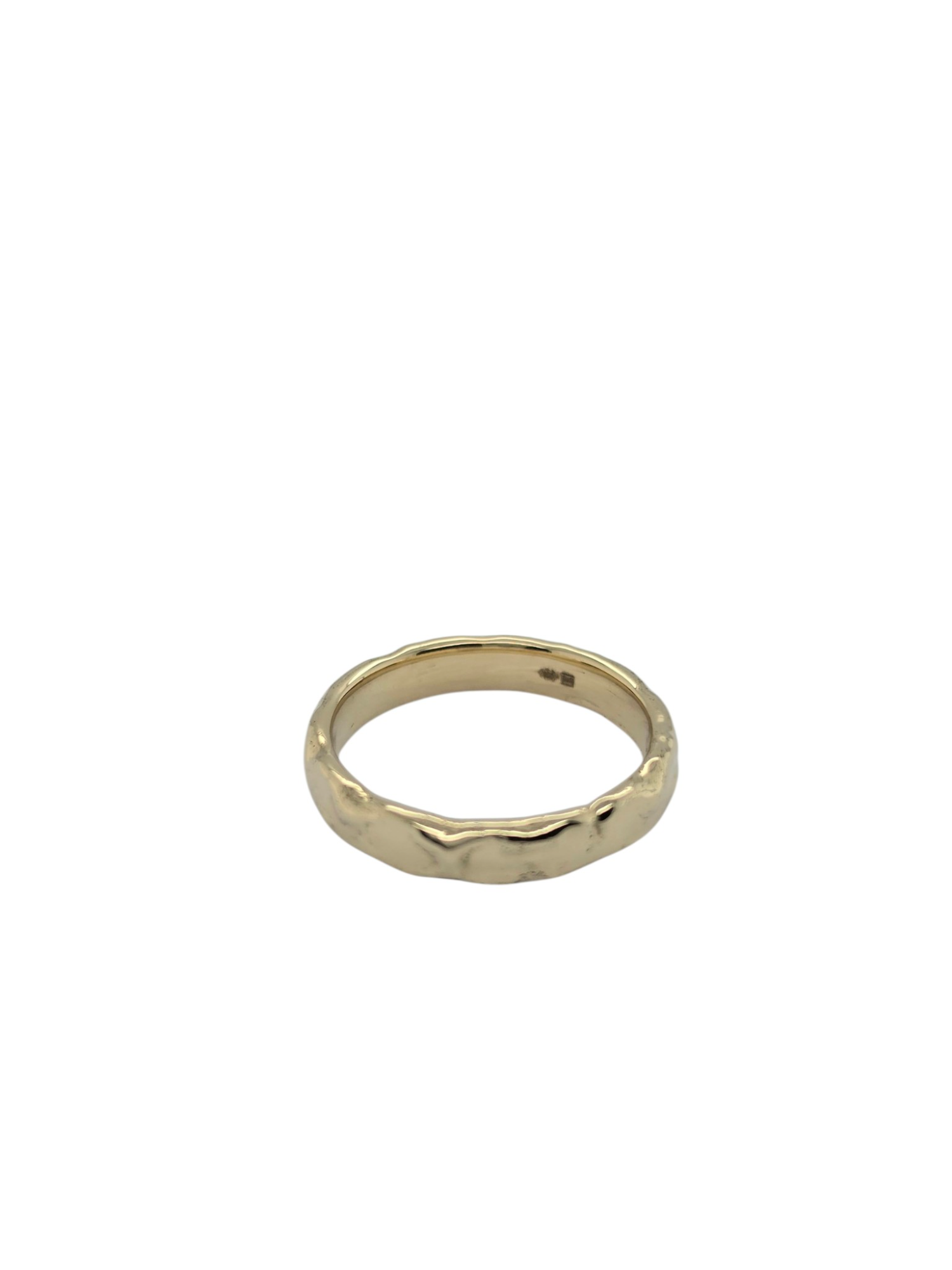 14ky gouden ring 4,5mm breed met smeltstructuur
