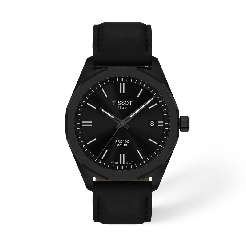 De Tissot PRC100 Solar T1514223605100 is een stijlvolle herenhorloge met een zwarte wijzerplaat en analoge aanduiding. Met een roestvrijstalen kast, saffierglas en zonne-energiebeweging biedt het duurzaamheid en precisie. Draag dit horloge bij zowel formele als casual gelegenheden voor een verfijnde look. De zwarte leren band zorgt voor comfort en een elegante uitstraling. 