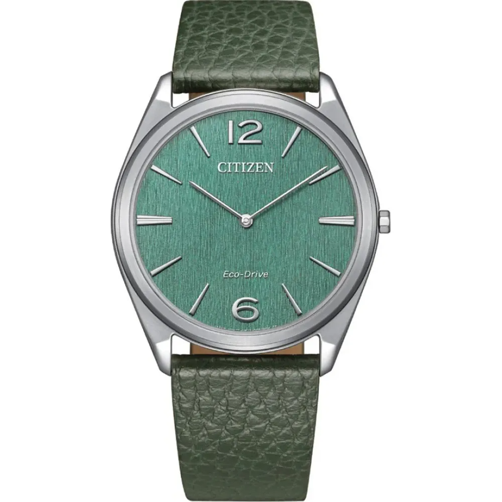 De Citizen Suratto AR3120-32X is een ultradun, minimalistisch solar quartzhorloge met roestvrijstalen kast, groene band en heeft geen datumaanduiding. Het horloge, met een kastmaat van 38mm, is perfect voor een moderne en strakke look. Draag het om je pols als een stijlvol accessoire dat zowel elegant als milieuvriendelijk is.