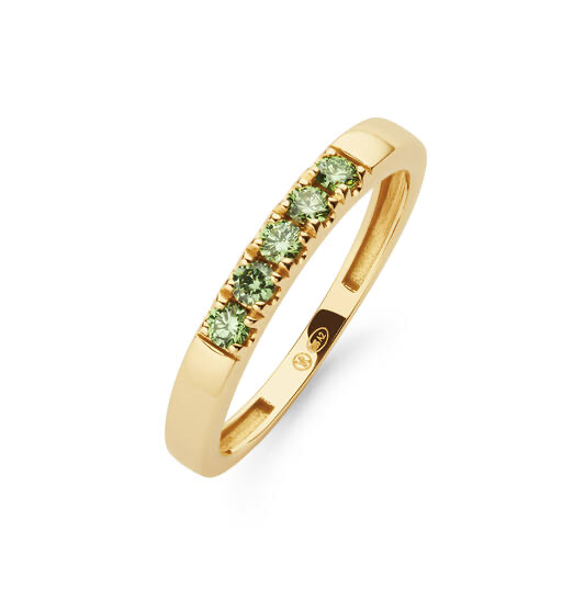 De Alliance ring met 0.25 ct lab-grown diamanten is de perfecte balans tussen subtiele sprankeling en tijdloze elegantie. De briljant geslepen diamanten sieren de bovenkant van de ring in een verfijnde halve alliance-setting, waardoor ze bij elke beweging het licht prachtig vangen. Vervaardigd uit gerecycled 9 karaat goud en ontworpen met aandacht voor detail, staat deze ring symbool voor bewuste luxe en blijvende schoonheid &ndash; ideaal als trouwring, jubileumring of stijlvolle toevoeging aan elke collectie.