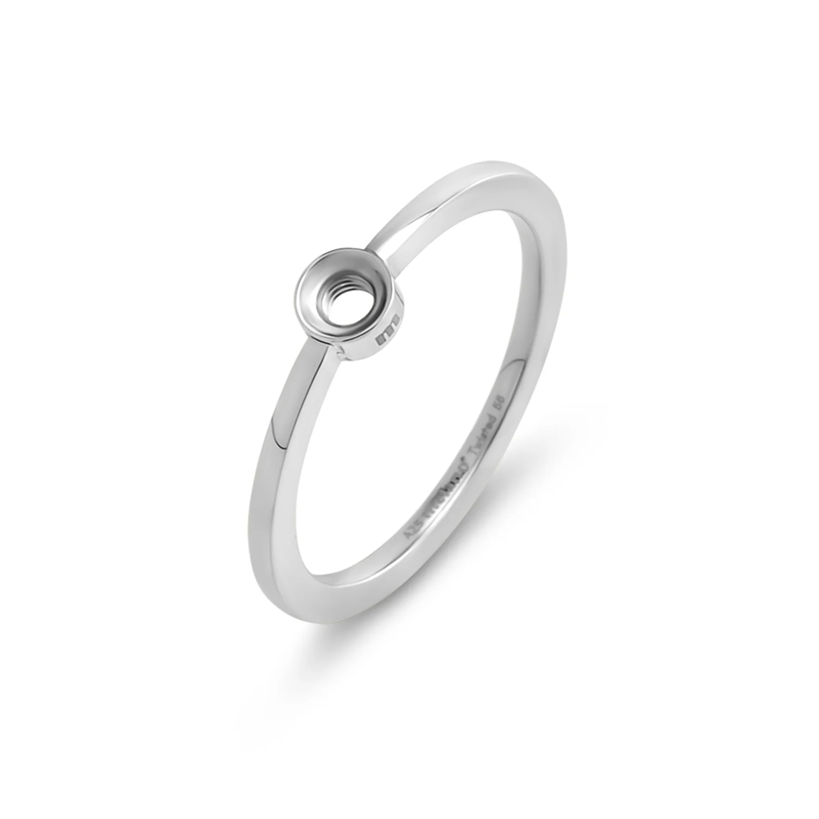 De Melano Twisted Petite ring is een verfijnd ringetje van 1 mm breed. Personaliseer deze ring door jouw favoriete Twisted steentje toe te voegen. Tip: combineer de Petite ring met &eacute;&eacute;n van onze aanschuifringen uit de Melano Friends collectie. De Petite ring is verkrijgbaar in een zilver-, rose goud- of goudkleurige plating.