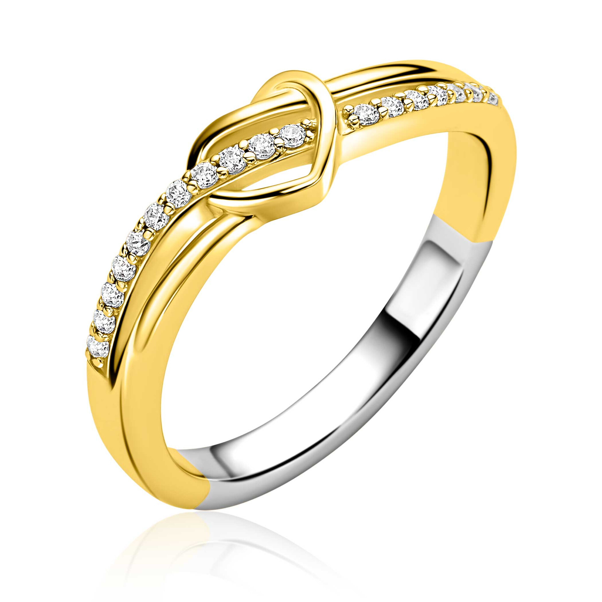 ZINZI gold plated zilveren cross-over ring met een opengewerkt sierlijk hart waarbij een rij witte zirkonia&rsquo;s vloeiend door de scheen en hart loopt. De vloeiende lijnen en sprankelende zirkonia&rsquo;s geven de ring een prachtige uitstraling. Vervaardigd van eerste gehalte zilver (925) en extra geel verguld.