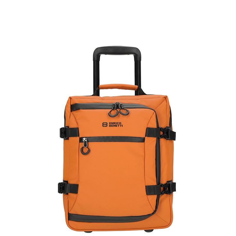 De Stockholm wieltas is de perfecte keuze voor wie graag licht reist zonder onnodig te hoeven sjouwen. Deze underseater wieltas is gemaakt van hoogwaardig polyester, waardoor hij bestand is tegen de uitdagingen van frequent reizen, terwijl de waterafstotende finish je spullen veilig en droog houdt. Het ruime interieur wordt aangevuld met een handig gaasvak en compressiebanden om alles netjes op zijn plek te houden. Met de Stockholm rol moeiteloos over elk oppervlak dankzij de soepele inline skaterwielen en de stevige uitschuifbare trekstang.

Kenmerken:
-Waterafstotend
-Twee inline skate wielen
-Lockable pullers
-Hoofdvak met ritsssluiting
-Boven- en zijhandvat
-Uitschuifbare trekstang
-Compartiment met ritssluiting
-Inpakriemen (nylon)
-Underseater