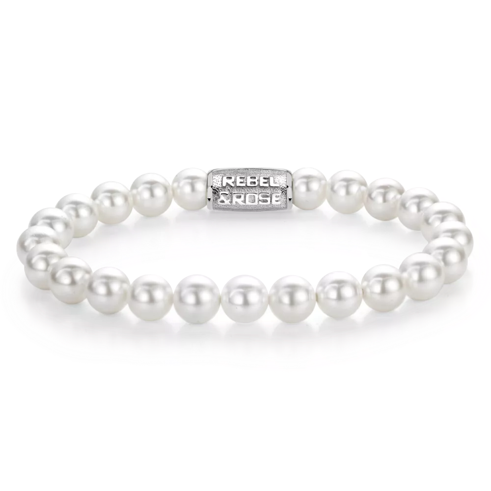 Armband gemaakt van 8mm parels (shell pearls). Shell pearls bestaan uit het parelmoer van de binnenkant van de oester. De zilverkleurige sluiting is gemaakt van edelstaal.