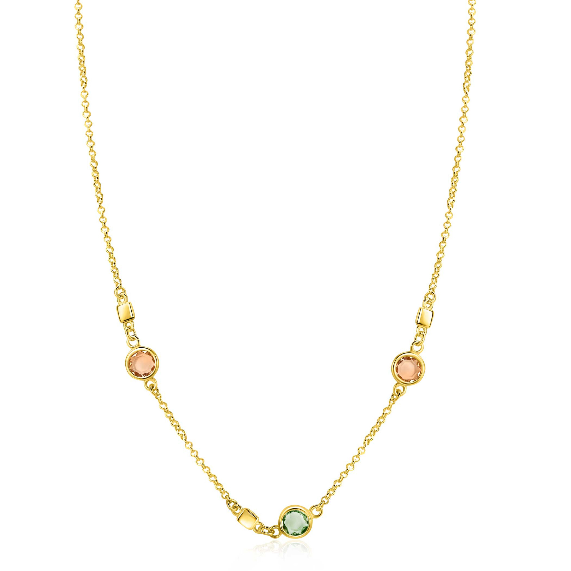 ZINZI gold plated zilveren ketting 45cm met drie facetgeslepen ronde kleurstenen in zachte groen- en champagnetinten. De verfijnde schakels en gladde vierkante plaatjes zorgen voor een moderne en elegante uitstraling. De lengte van de ketting is verstelbaar van 40cm tot 45cm. Vervaardigd van eerste gehalte zilver (925) en extra geelverguld.