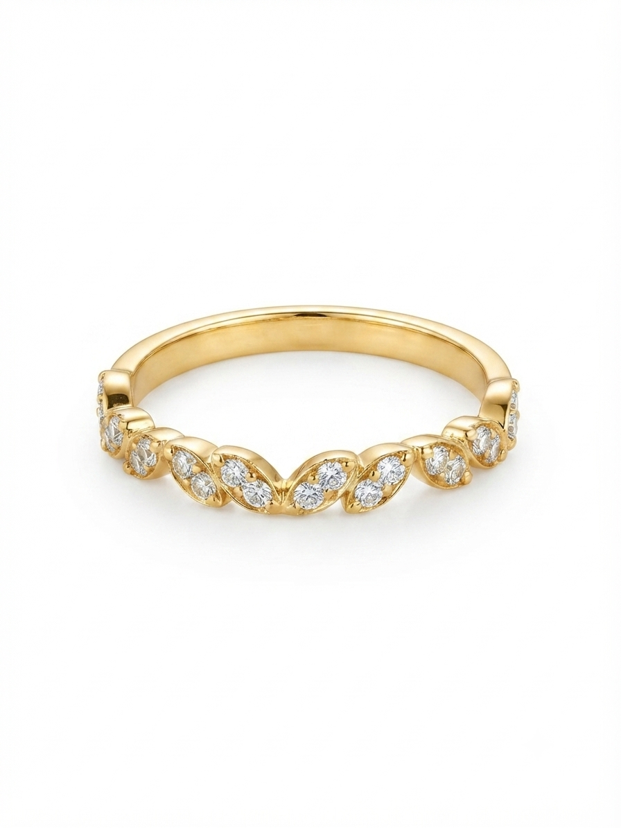 Exclusieve 14k Geelgouden Ring met Diamant 'Leaf Design' (0.15 ct)

Ben je op zoek naar een uniek sieraad met een natuurlijke touch tussen de verlovingsringen en trouwringen in Amsterdam? Bij Juwelier Rijk Amsterdam presenteren we met trots deze schitterende 14 karaat geelgouden ring. Het ontwerp is ge&iuml;nspireerd op de natuur, met een elegant 'bladmotief' waarin in totaal 0.15 karaat aan natuurlijke diamanten zijn gezet. Elke diamant is zorgvuldig geplaatst in een bladvormige zetting, wat zorgt voor een verfijnde en organische uitstraling.

Deze ring is vervaardigd uit massief goud, wat hem niet alleen een luxueuze uitstraling geeft, maar ook zeer duurzaam maakt. Hij is uitermate geschikt voor dagelijks gebruik en vormt een prachtig sieraad op zichzelf of als onderdeel van een "stacking" set met andere ringen.

Waarom kiezen voor Juwelier Rijk Amsterdam?

Hoogwaardige Kwaliteit: Vervaardigd uit massief 14 karaat geelgoud en bezet met 0,15 karaat aan schitterende, natuurlijke diamanten.

Kosteloos op Maat Gemaakt: Wij willen dat je sieraad perfect zit. Daarom wordt deze ring in ons eigen atelier in Amsterdam geheel gratis op maat gemaakt voor de perfecte pasvorm.

Persoonlijke Service in Amsterdam: Wil je de verfijnde details en de schittering van dit bladmotief liever in het echt zien? Je bent van harte welkom in onze winkel om onze uitgebreide collectie verlovingsringen in Amsterdam te komen bekijken en passen.

Kies voor een tijdloos ontwerp met een natuurlijk karakter. Bestel deze geelgouden diamantring direct online of breng een bezoek aan Juwelier Rijk Amsterdam voor deskundig advies!