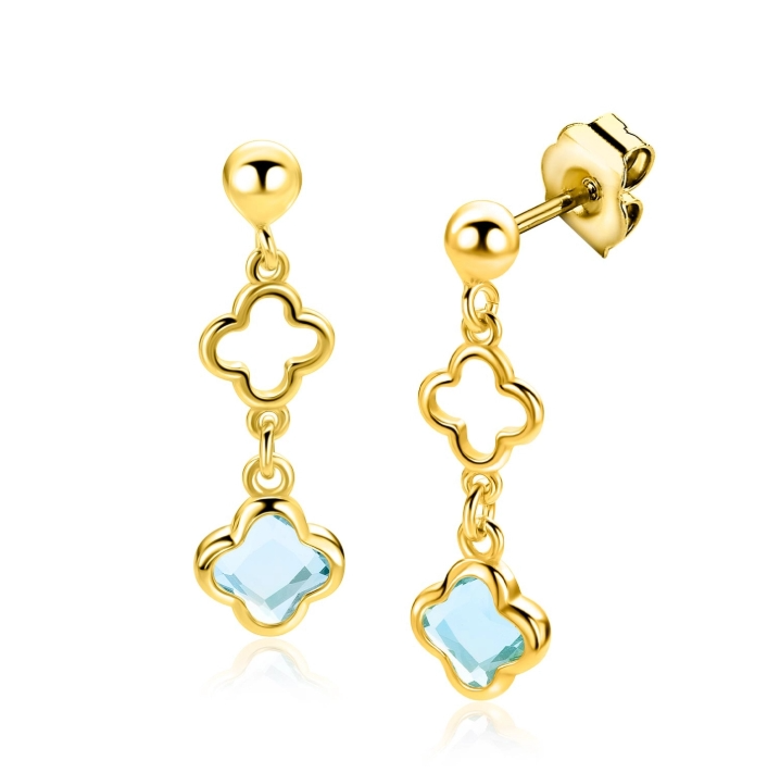 ZINZI goldplated zilveren oorstekers met glanzende klavers, bezet met licht blauwe kleurstenen en open klavers. De oorsieraden zijn 27mm lang en mooi te combineren met de bijbehorende ketting en armband! Vervaardigd van eerste gehalte zilver (925) en extra geel verguld.
