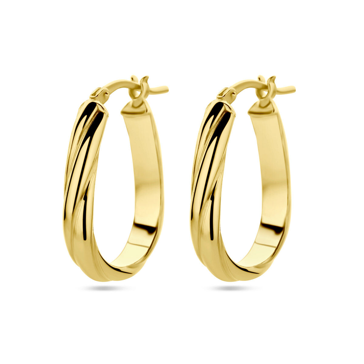 De goudkleurige creolen, modelnummer 2103934, zijn gemaakt van verzilverd materiaal en hebben een gedraaide vorm met een mooie glans. Ze wegen 3,5 gram en zijn 24 mm hoog. Deze elegante oorbellen kunnen zowel casual als formeel gedragen worden voor een verfijnde look. Perfect te combineren met andere goudkleurige sieraden voor een complete uitstraling.