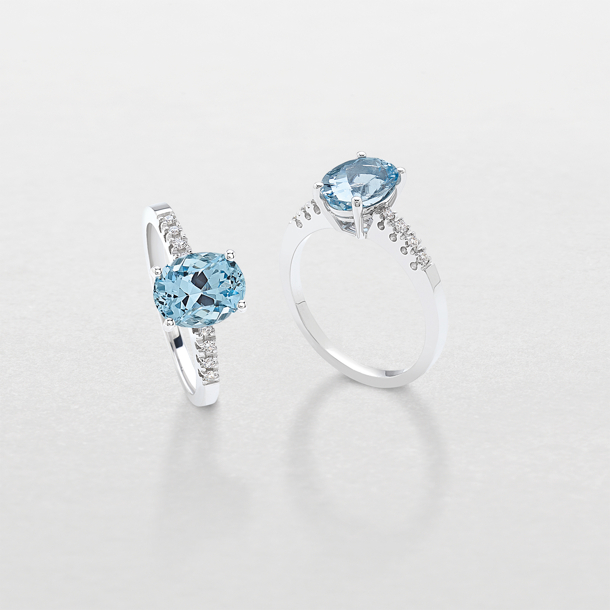 Elegante Giorgio Visconti ring  in 18 karaat witgoud, verfijnd afgewerkt met schitterende diamanten en Aquamarijn. Een tijdloos en luxueus ontwerp met Italiaanse finesse en klasse.