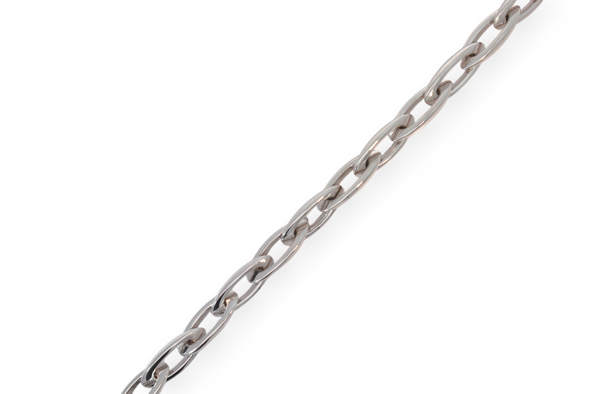 Een tijdloze witgouden armband met een verfijnde uitstraling. Elegant, veelzijdig en perfect voor elke dag.