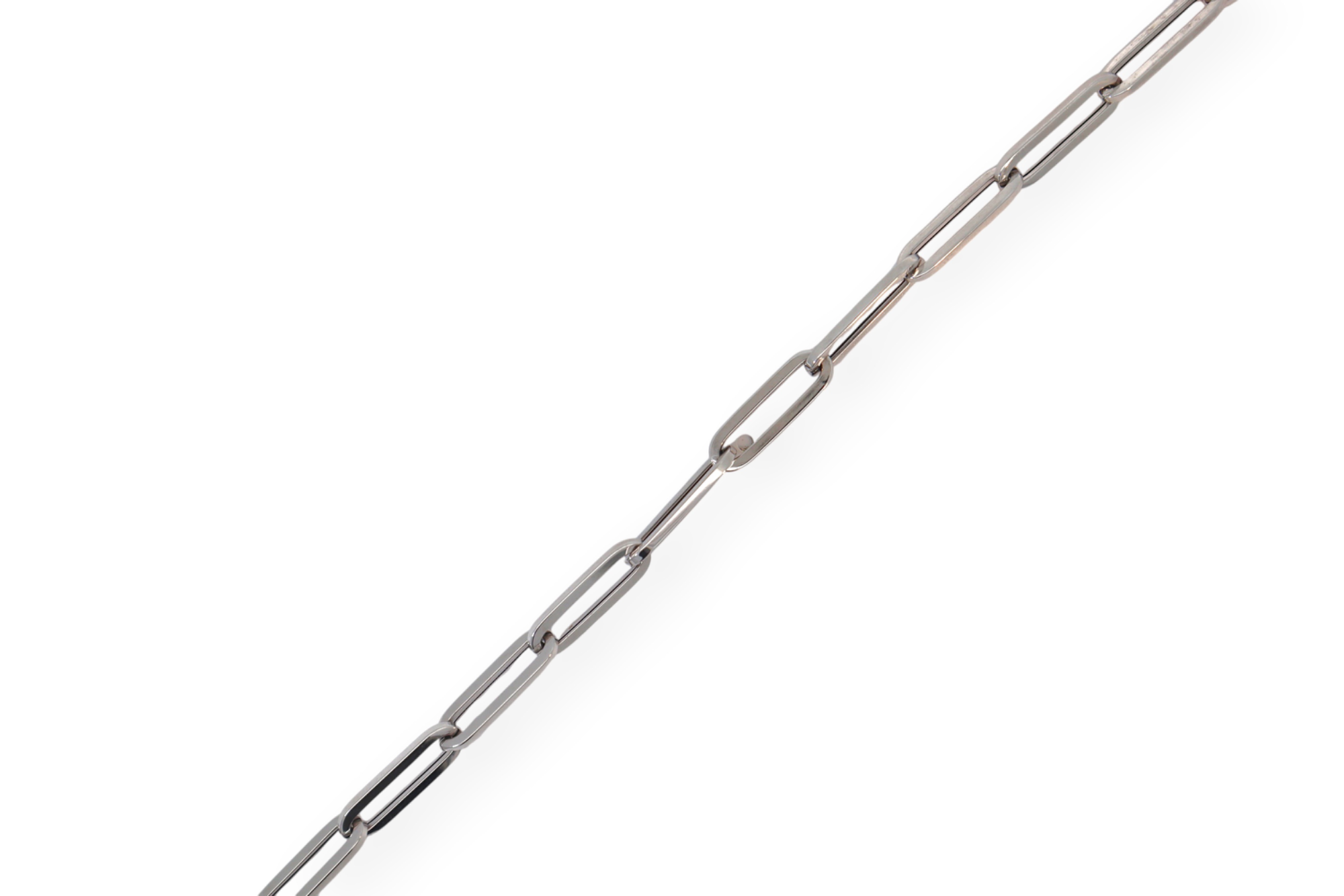Een elegante witgouden armband met een tijdloze uitstraling. Subtiel, verfijnd en perfect voor elke dag.