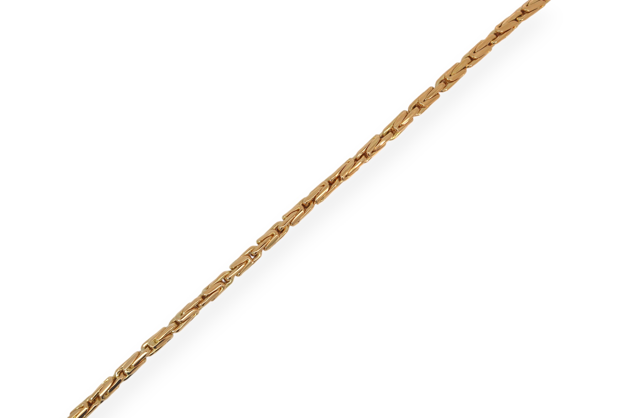 Een tijdloze geelgouden armband die elegantie en verfijning uitstraalt. Dankzij het klassieke ontwerp is dit sieraad perfect om dagelijks te dragen of te combineren met andere sieraden voor een stijlvolle look.