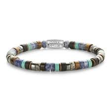 Bead armband, handgemaakt van 6mm stenen (Hematiet, Black stone, Agaat, Tijgeroog) in de vorm van slices / schijfjes. De sluiting is zilverkleurig. De slices armbanden laten zich heel makkelijk combineren met andere zilveren, leren of kralenarmbanden. Omdat in deze armband geen ronde stenen zijn gebruikt, heeft de collectie de veelbetekenende naam &lsquo;No balls please&rsquo;.