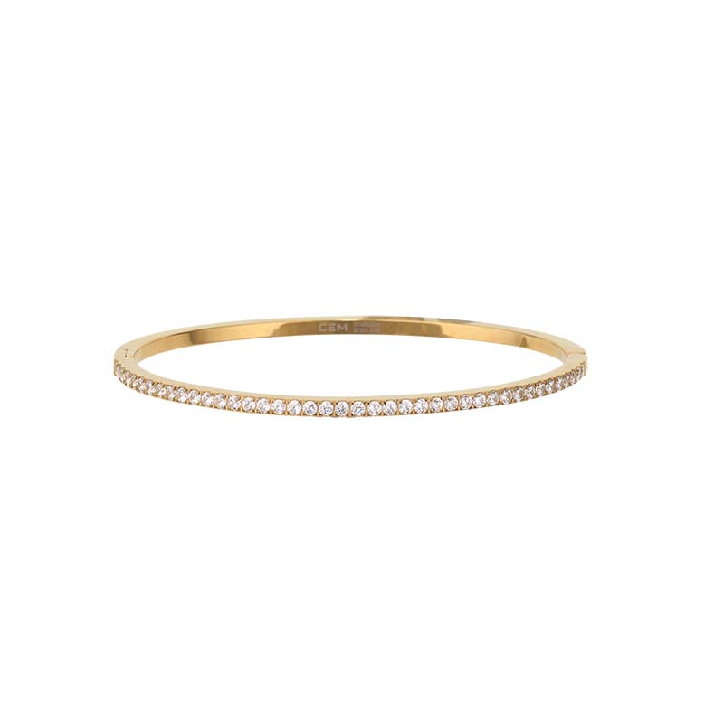 Der TRENDY me Armreif (Modellnummer: 4-203868-001) aus IP-goldfarbenem Edelstahl ist mit funkelnden Zirkonia-Steinen verziert. Mit einem Durchmesser von 62 mm eignet er sich perfekt als stilvolles Accessoire f&uuml;r jeden Anlass. Kombinieren Sie ihn mit anderen goldfarbenen oder Zirkonia-Schmuckst&uuml;cken, um ein harmonisches Erscheinungsbild zu schaffen. UVP: 69,90 &euro;. Kategorien: Schmuck, Armreif.