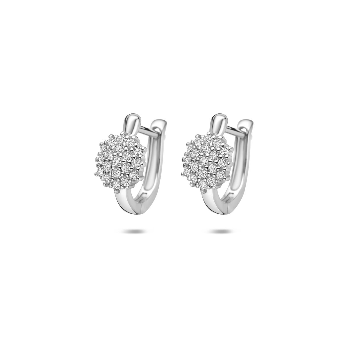 Gerhodineerd 925 zilveren klapoorringen met zirkonia. De klapoorringen hebben een afmeting van 12.5x7mm.