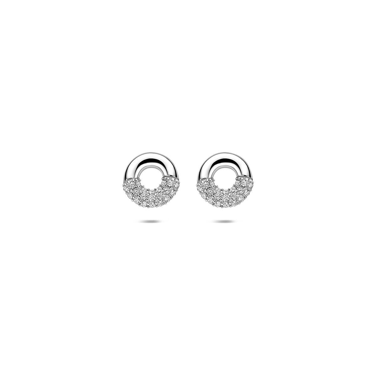 Gerhodineerd 925 zilveren oorknoppen met zirkonia. De oorknoppen hebben een diameter van 7mm.