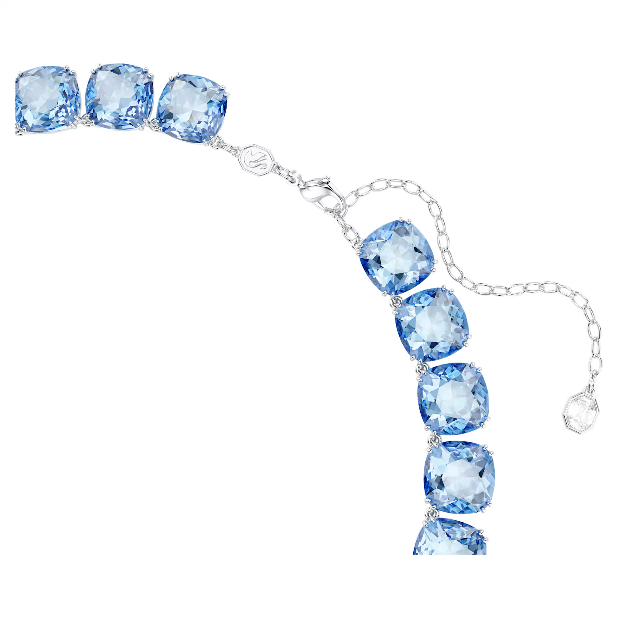 Deze stralende ketting belichaamt de luxueuze en stralende Millenia-stijl. Een volledige streng van kussenvormige Swarovski ReCreated&trade;-kristallen in een ijsblauwe tint die de hele dag door een koele sereniteit uitstraalt. De onberispelijke Millenia-lijn is een levendige en sprekende nieuwe kijk op het erfgoed en de expertise van Swarovski, die tot uiting komt in rivieren van kristallen waar wetenschap en magie samenkomen.

Artikelnr.: 5760058
Collectie:  Millenia
Lengte (minimum - maximum): 37.8 - 44.8 cm
Breedte: 1.2 cm
Materiaal:  Rodium-verguld, ReCreated&trade; Crystals, Cubic zirconia
Kleur:  Blauw
Type sluiting:  Karabijn