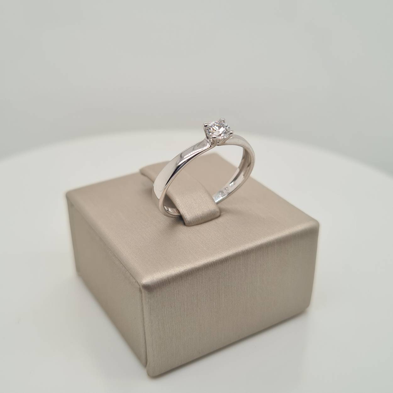 14krt gouden ring mer zirkonia