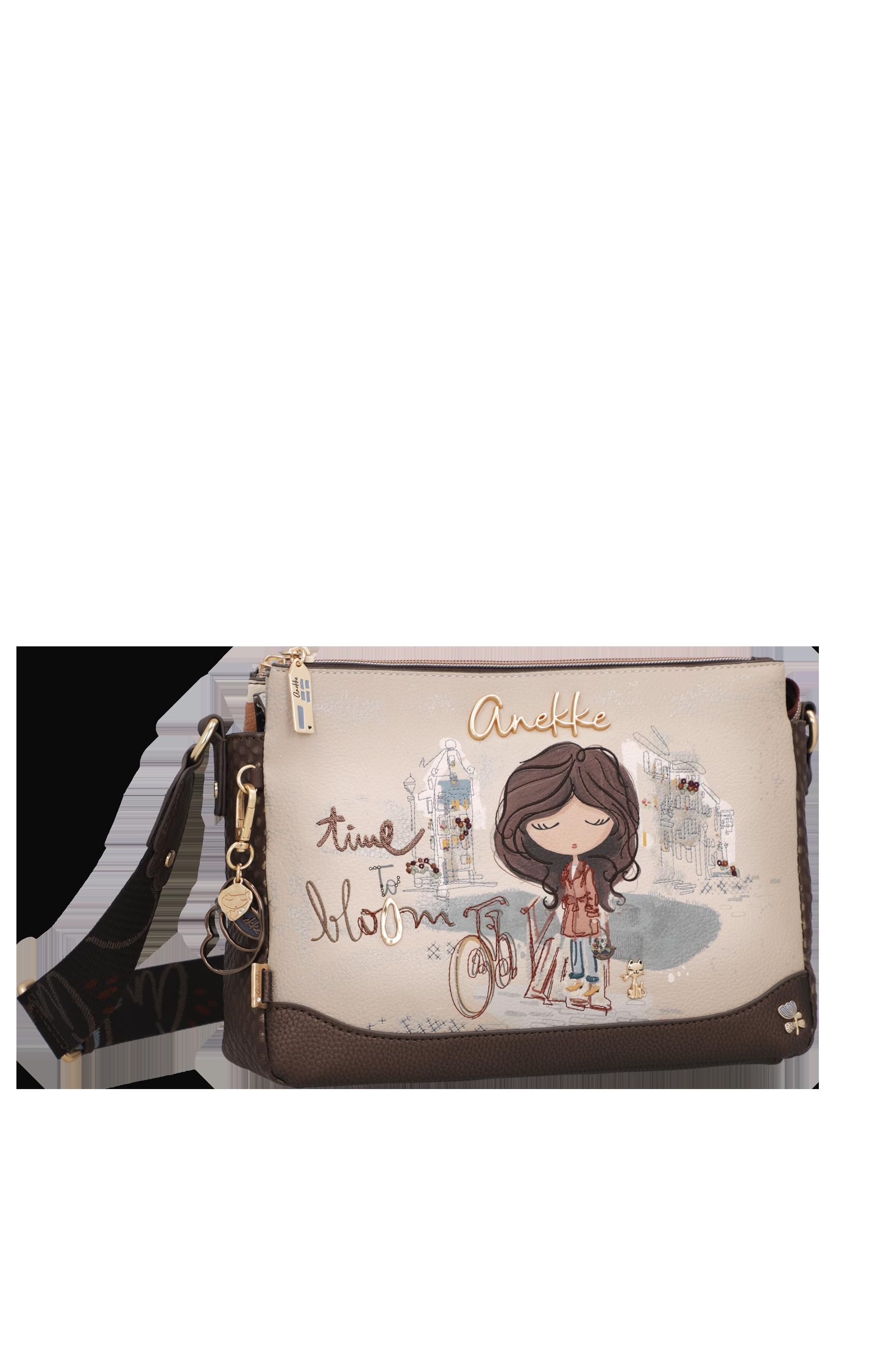 Anekke Crossbody Tas &ndash; Nederland Collectie | Stijlvol, Praktisch & Uniek
Ontdek de charme van Nederland met deze prachtige Anekke crossbody tas uit de nieuwste reiscollectie. Tijdens haar bijzondere wereldreis doet Anekke ook Nederland aan. De tas is ge&iuml;nspireerd op de schoonheid, cultuur en sfeer van ons land en vertelt, zoals je van Anekke gewend bent, een uniek verhaal vol details.

Deze compacte schoudertas is ideaal voor dagelijks gebruik. Dankzij het verstelbare schouderhengsel draag je de tas comfortabel crossbody, terwijl de handige vakindeling voldoende ruimte biedt voor je telefoon, portemonnee, sleutels en andere dagelijkse benodigdheden. De hoogwaardige afwerking, kleurrijke prints en verfijnde borduursels maken deze tas tot een echte blikvanger.

Of je nu een dagje gaat winkelen, een stedentrip maakt of op zoek bent naar een stijlvolle tas voor iedere dag, deze Anekke crossbody combineert functionaliteit met een bijzonder design.

Kenmerken
Originele Anekke Nederland-collectie
Verstelbare crossbody schouderband
Praktische vakindeling met ritssluiting
Hoogwaardige afwerking met unieke Anekke-details
Compact formaat voor dagelijks gebruik