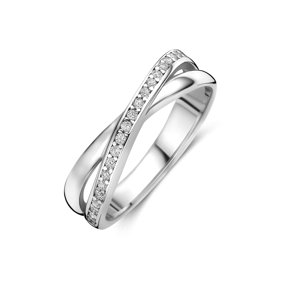 Gerhodineerd 925 zilveren ring met zirkonia. De ring heeft een breedte van 5.5mm.