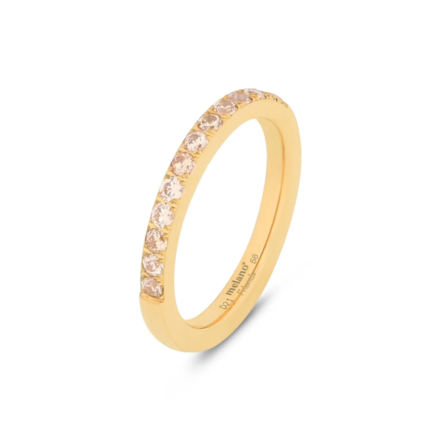 De Melano Friends Saddy ring is een prachtige sprankelende ring die zowel los te dragen is, maar ook geweldig staat als aanschuifring bij alle andere Melano ringen. De ring is een bredere variant van onze bekende Sad&eacute; CZ ring en is er in drie verschillende subtiele tinten zirkonia. De Saddy ring is 2,5 mm breed en is verkrijgbaar in een zilver-, rose goud- of goudkleurige plating.