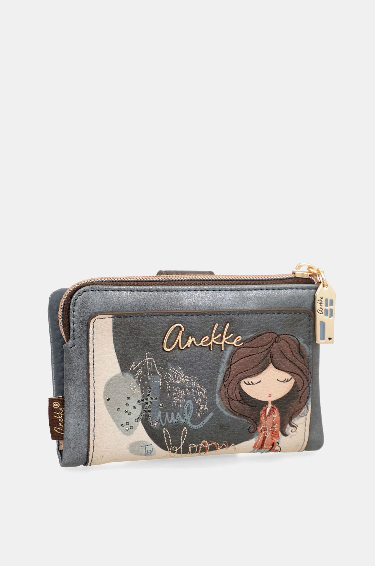 Anekke kleine accessoires en portemonnees
Met de kleine accessoires en portemonnees van Anekke voeg je stijl en karakter toe aan elke dag. De collectie bestaat uit portemonnees, pasjeshouders, sleutelhangers, etuis en andere praktische accessoires met de herkenbare, artistieke uitstraling van Anekke.

Of je nu op zoek bent naar een compacte portemonnee voor dagelijks gebruik of een bijzonder cadeau, Anekke combineert kwaliteit, functionaliteit en een uniek design. Dankzij de hoogwaardige afwerking en prachtige details zijn deze accessoires niet alleen handig, maar ook echte blikvangers.

Waarom kiezen voor Anekke accessoires?

Unieke en artistieke ontwerpen
Hoogwaardige materialen en afwerking
Praktische indeling voor dagelijks gebruik
Perfect als cadeau of om jezelf te verwennen
Ontdek de nieuwste collectie Anekke kleine accessoires en portemonnees en kies jouw favoriete model. Met een Anekke accessoire ga je altijd stijlvol de deur uit.