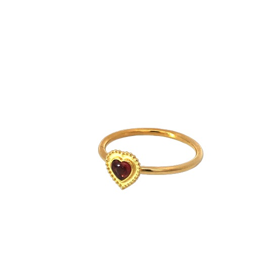 Der Ring Herz Kugelrand, Granat, Ag 925 vergoldet besticht durch sein elegantes Design und den wundersch&ouml;nen Granatstein. Gefertigt aus 925er Silber und mit goldener Beschichtung, eignet er sich perfekt als edles Schmuckst&uuml;ck f&uuml;r besondere Anl&auml;sse. Tragen Sie ihn am besten als Statement-Piece an Ihrem Ringfinger, um seine volle Pracht zu pr&auml;sentieren.