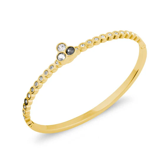 De Melano Twisted Wave CZ armband is een schitterende gesloten armband met mooie rondingen. Deze eyecatcher is 3,5 mm breed en afgewerkt met maar liefst 30 sprankelende zirkonia's. Personaliseer de armband door jouw favoriete Twisted steentje erop te draaien. De sluiting is mooi weggewerkt in het design. Meet jouw pols op met behulp van een lintje en selecteer de juiste maat: Small (16 cm), Medium (17,5 cm) of Large (19 cm). De Wave CZ armband is verkrijgbaar in een zilver-, rose goud- of goudkleurige plating.
